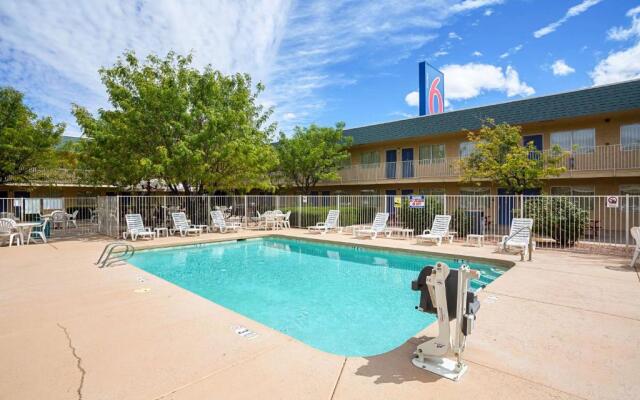 Motel 6 Holbrook, AZ