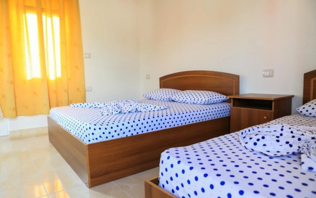 Hotel Lakaj 2