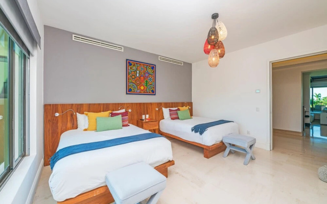 Amazing 3 Bedroom Condo