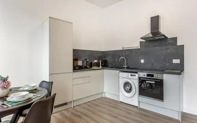 Cosy Apartment - Sleeps 4 & Stunning Views