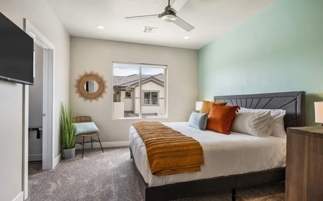 Desert Sky 7 Bedroom Townhouse