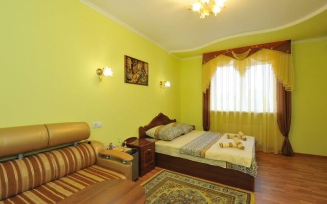 Crown Hotel