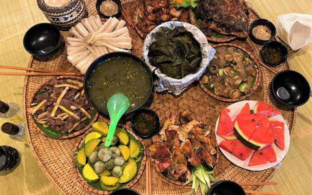 Mini Dien Bien Riverside Hotel - Lang Thai