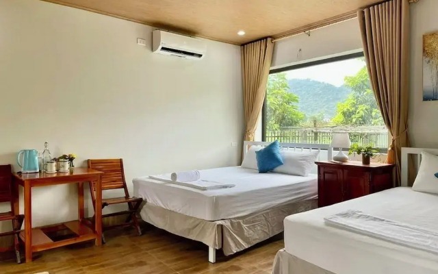 Funny Monkeys Homestay