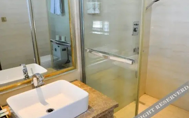 Xinjiang Inn Business Hotel