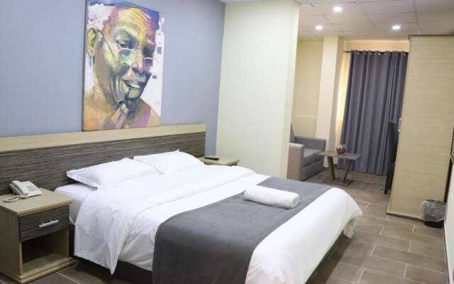 Paragon Gardens & Suites