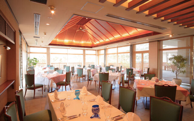 Kanucha Bay Hotels & Villas