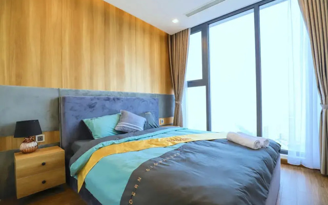 Hi.Home Apartment at Vinhomes Metropolis