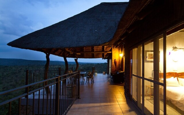 Mabalingwe Uzuri Game Lodge