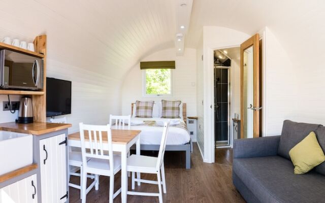 Weedingshall Lodges