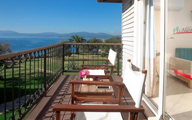 Maya Bistro Hotel Beach