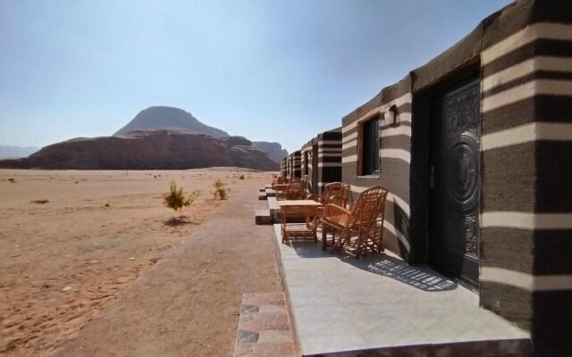 Glamping at wadi rum under the sun