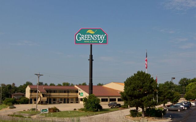 Greenlight Inn & Suites