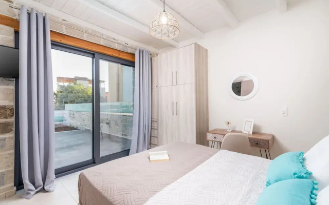 Elmara Luxury Villa 3 - Next to the Beach