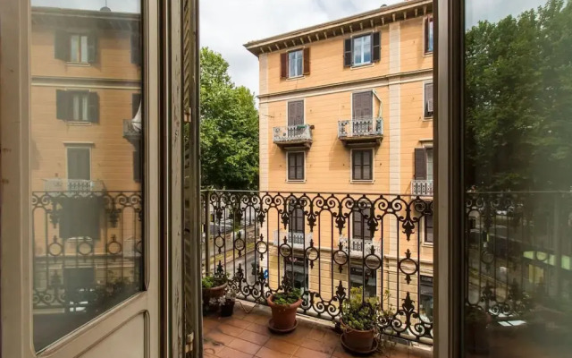 Vanchiglietta Roomy Apartment