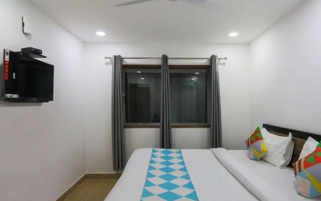 OYO 79600 The Premium Villa