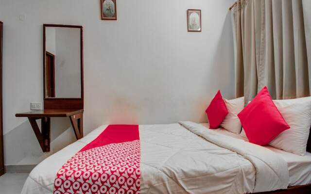 The Star Leaf by OYO Rooms