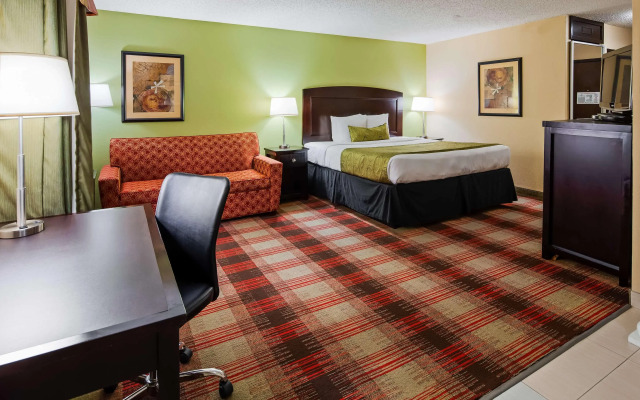 Best Western Plus Addison/Dallas Hotel