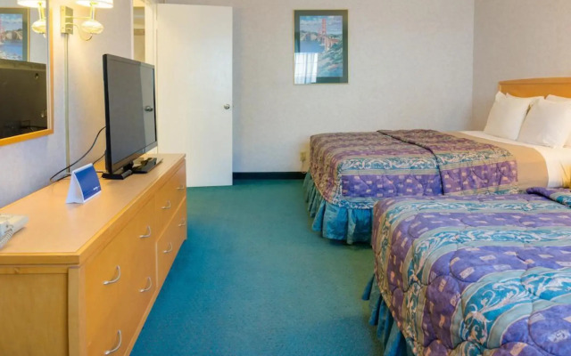 Nob Hill Motor Inn