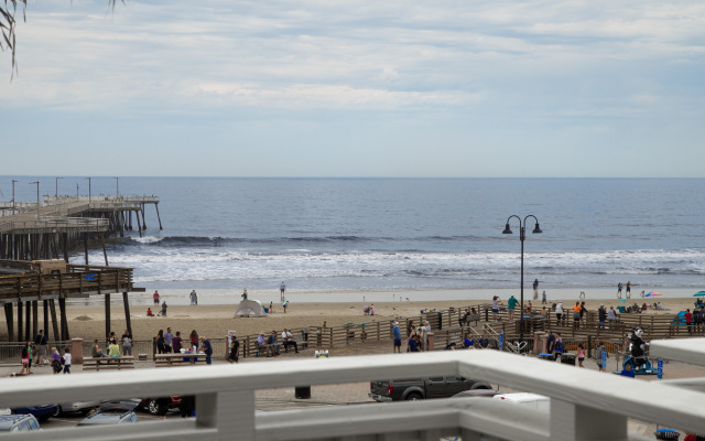 Inn at the Pier Pismo Beach, Curio Collection by Hilton