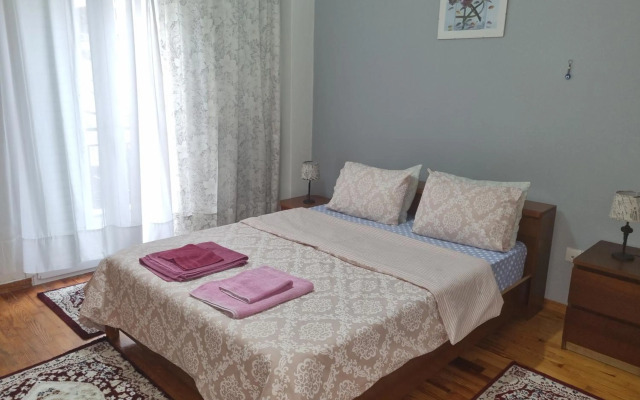 Marie claire home -Free private parking