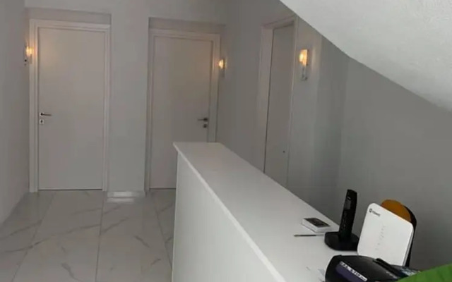Alma Elegant Rooms