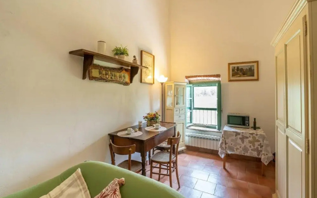 Charming Apartment in Collesalvetti With Garden