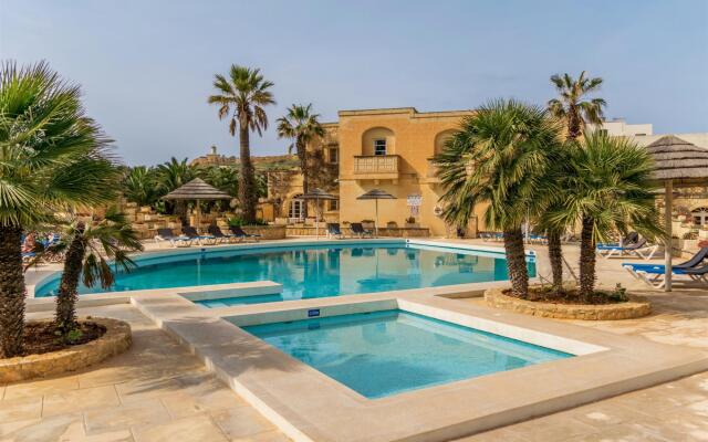Tal Fanal Village