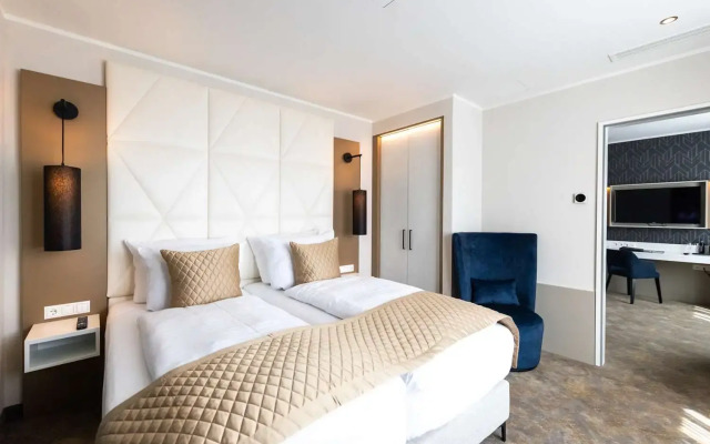 Best Western Premier Royal Blue - Adult Only