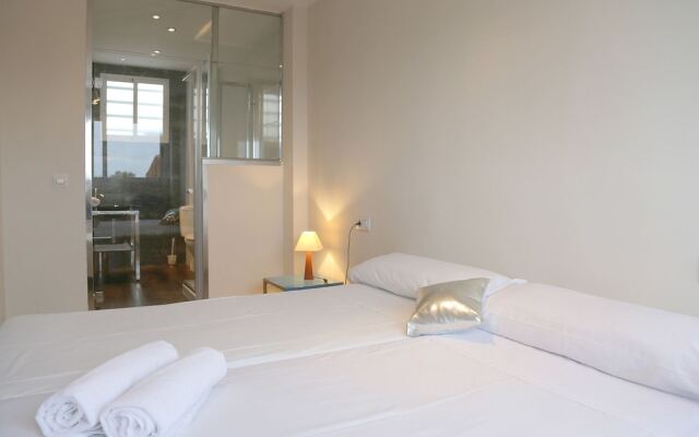 Malvarosa Beach Apartments by Hoom