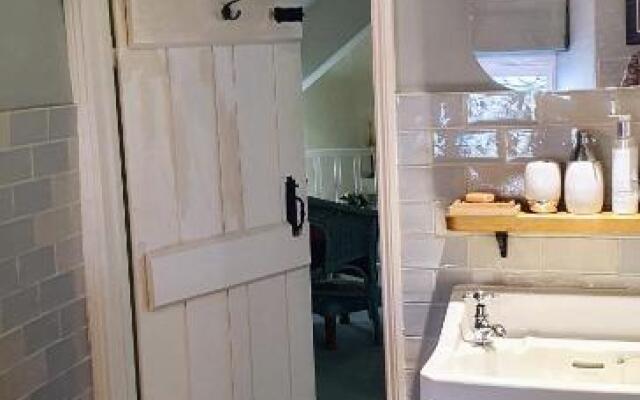 Tracebridge Cottage B&B