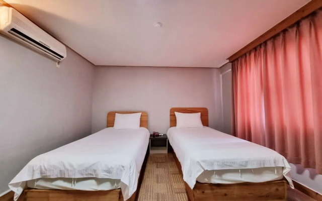 Hotel G