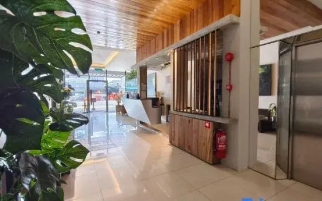 Riverbank Hotel by MRVJ BUSINESS