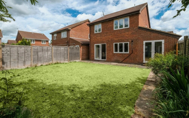 Sharp Close 4 Bedroom 2 Bath - Aylesbury