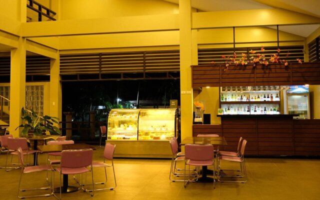 Seasons Hotel and Convention Center