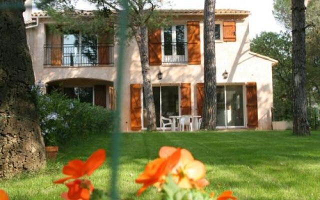 Location Villa et Studios Roquebrune-Sur-Argens