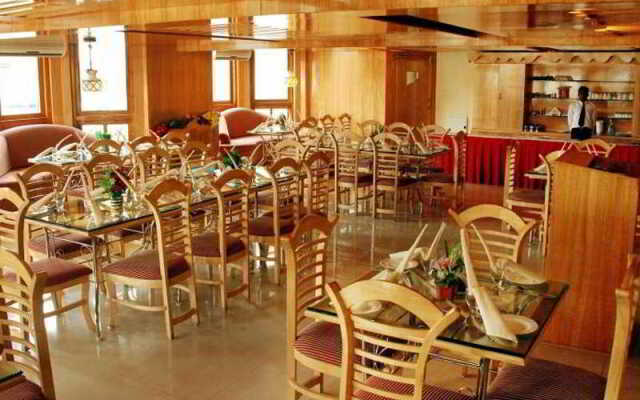 Hotel Singaar International
