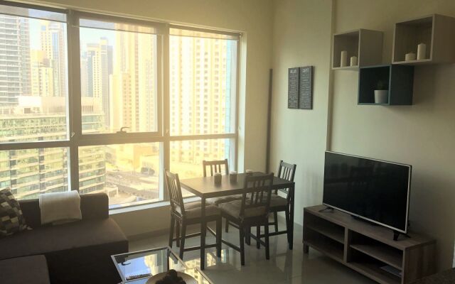 Beautiful Home, Wake Up To Superb Marina Views