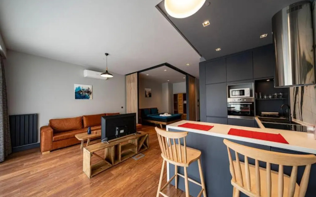 Classy, quality furnished residence-7/24 security ( Benesta 10 )