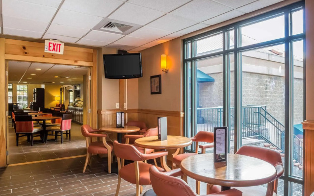 Comfort Suites Near Casinos Norwich-Uncasville CT