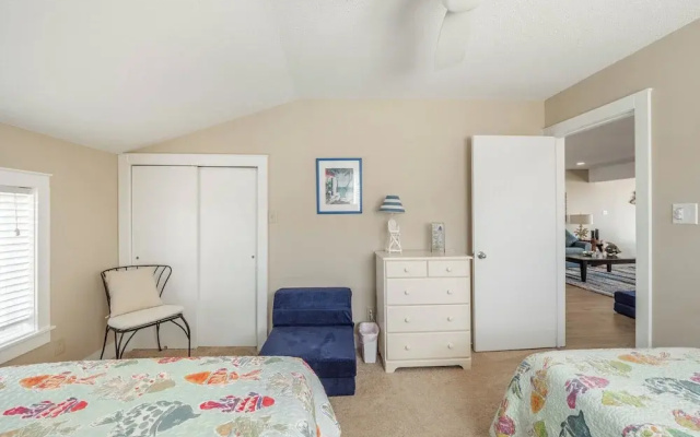 Beach Coma by Topsail Realty