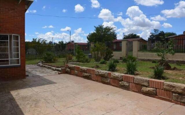 Cosy 2-bed House in Maseru for Perfect Calm and re