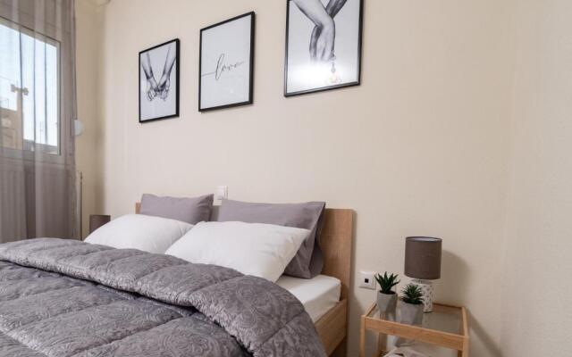 Yellow Fresh Apartment 2