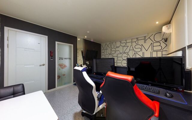 2U Motel