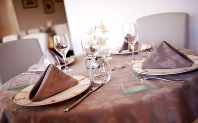 Logis Hôtel Le Pélican & son restaurant