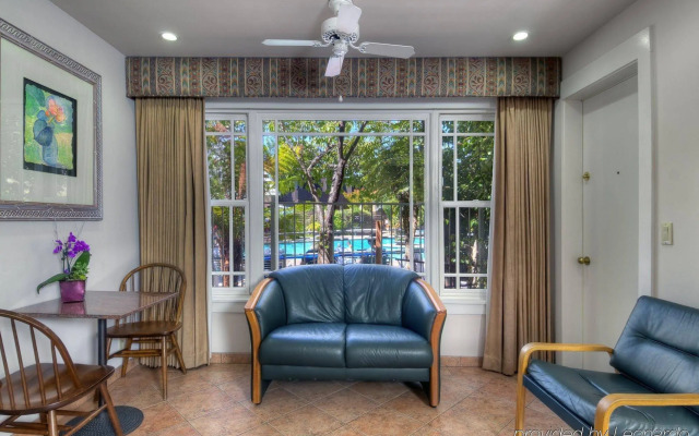 Dinah's Garden Hotel