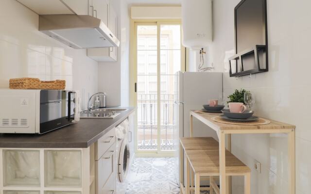 Trendy Two Bedrooms In Ollerias