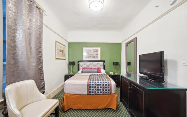 Union Square Plaza Hotel