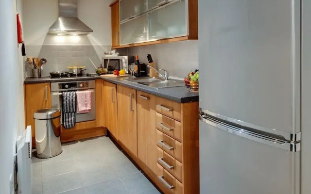 Base Serviced Apartments - Cumberland Apartments