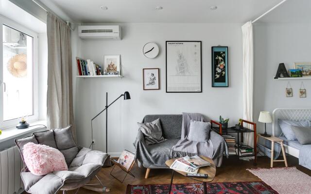 Smart Host on 1st Kolobovsky Lane